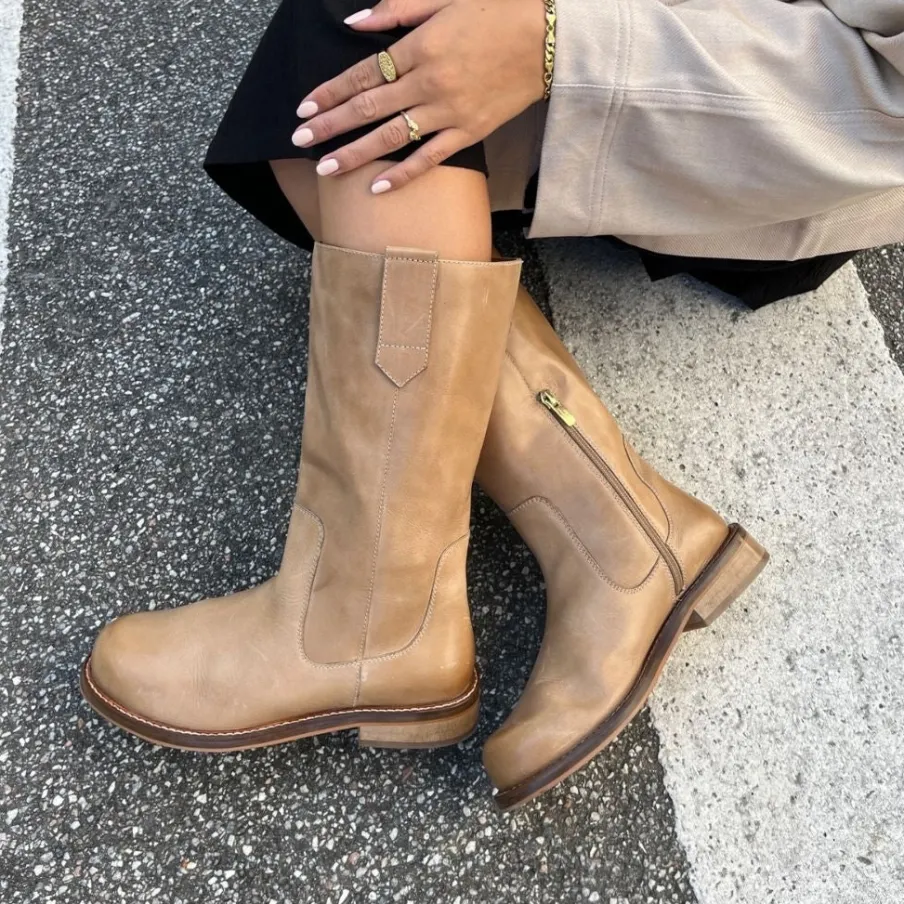Copenhagen Shoes Lange Støvler^ALL DAY - TAN Allday stoevler tan