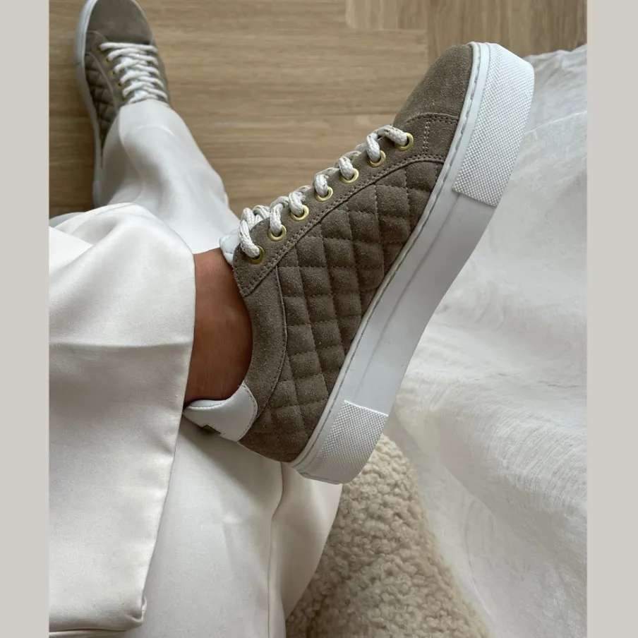 Copenhagen Shoes Sneakers^DAYS OF FUN QUILT SUEDE - Taupe