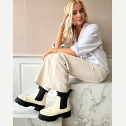 Copenhagen Shoes Chelsea Boots|Ankelstøvler^KEEP GOING PATENT - Cream Keepgoing patent boot cream