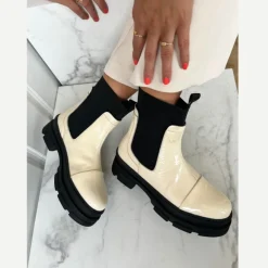 Copenhagen Shoes Chelsea Boots|Ankelstøvler^KEEP GOING PATENT - Cream Keepgoing patent boot cream