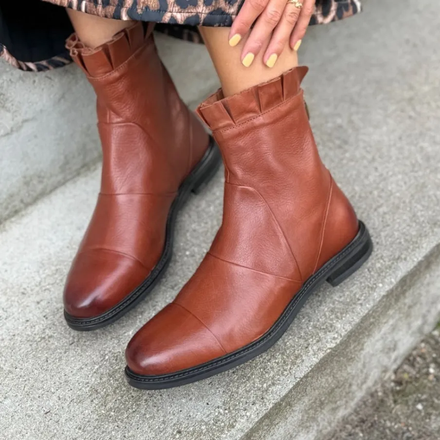 Copenhagen Shoes Ankelstøvler^MARGARET - COGNAC Margaretboot cognac