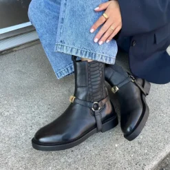 Copenhagen Shoes Chelsea Boots|Ankelstøvler^MOMENTS OF LIFE 2 (GOLD TRIM) - BLACK Momentsof life 2 gold trim stoevler black