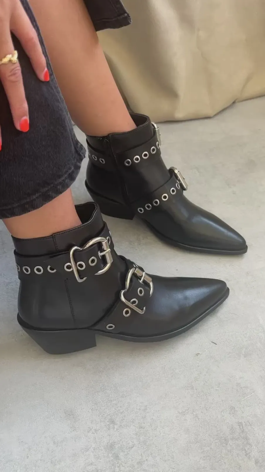 Copenhagen Shoes Ankelstøvler^MOVE FOR MORE BLACK (P) - BLACK Movefor more black pre order del mid october stoevler black