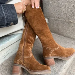 Copenhagen Shoes Støvler Med Hæl|Lange Støvler^MOVES AND ME - Cognac