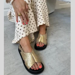 Copenhagen Shoes Flade Sandaler^NEW STRONGER - PRINT - Gold