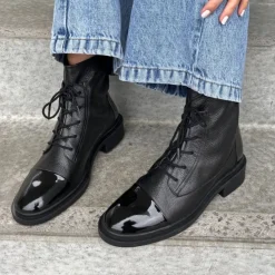 Copenhagen Shoes Ankelstøvler^POWER - BLACK W/PATENT TOE Powerstoevler black w patent toe