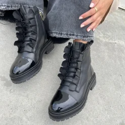 Copenhagen Shoes Ankelstøvler^PRETTY - Black Patent Prettystoevler black patent