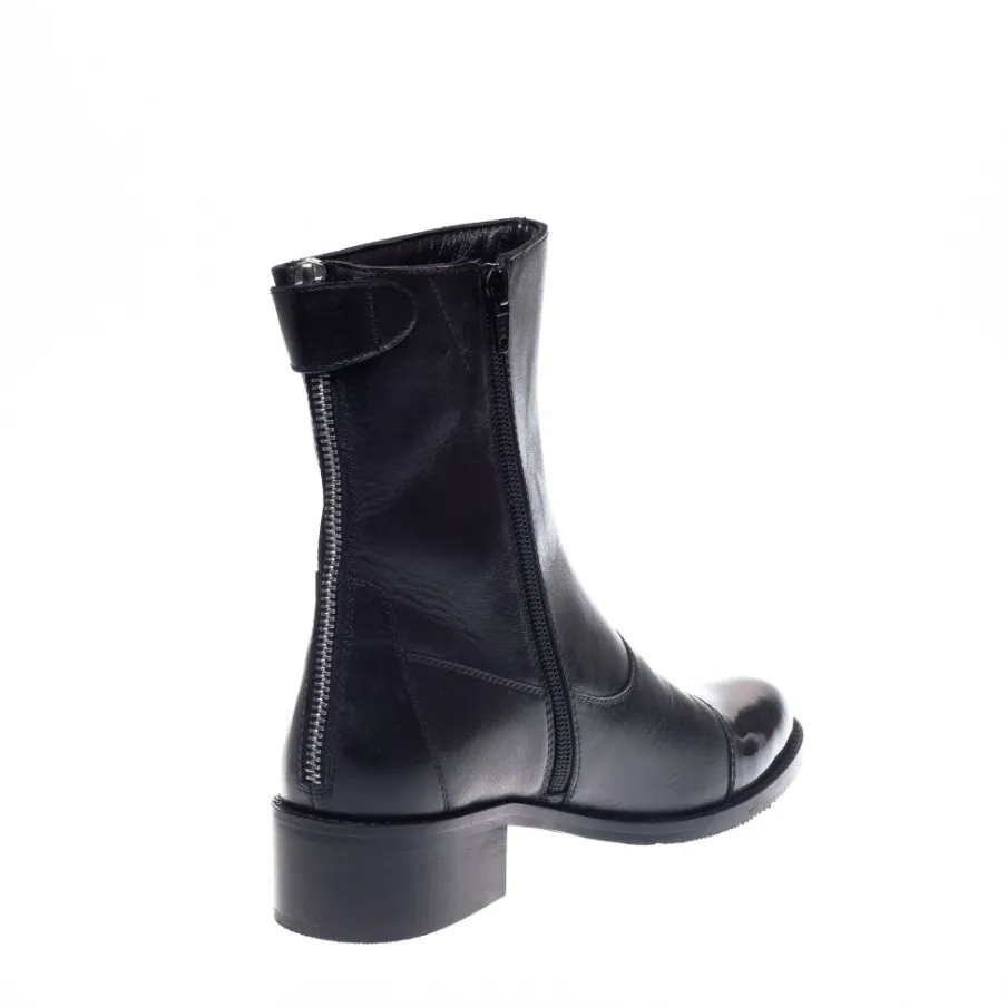 Copenhagen Shoes Ankelstøvler^SHE PATENT 21 - Black Shepatent 21 boot black