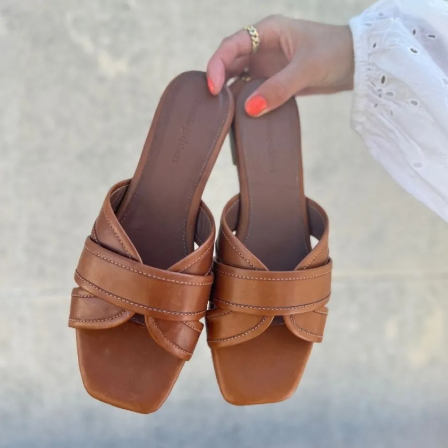 Copenhagen Shoes Flade Sandaler^SMILE AND DANCE - Cognac