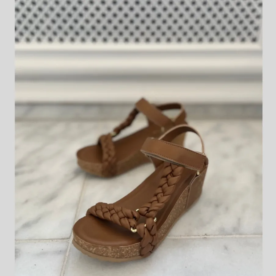 Copenhagen Shoes Sandaler Med Kilehæle^WOVEN LADY - COGNAC Wovenlady sandal wedge cognac